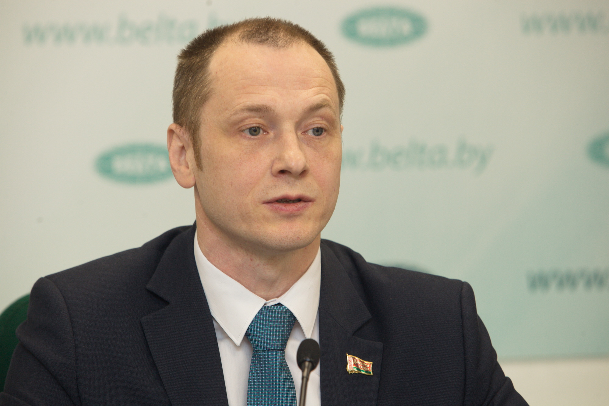 По столбам не лазил, но, обучаемый